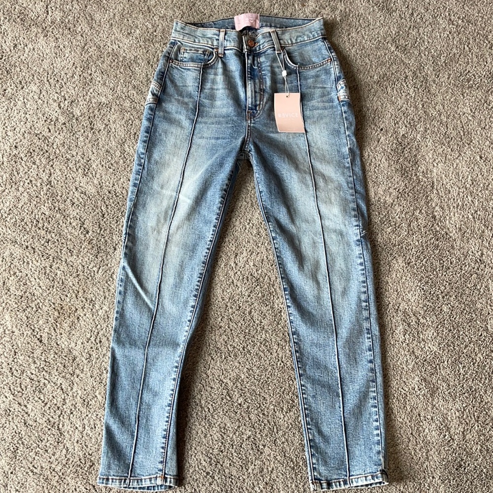 VENUS CROPS / STARGAZER WASH by REVICE